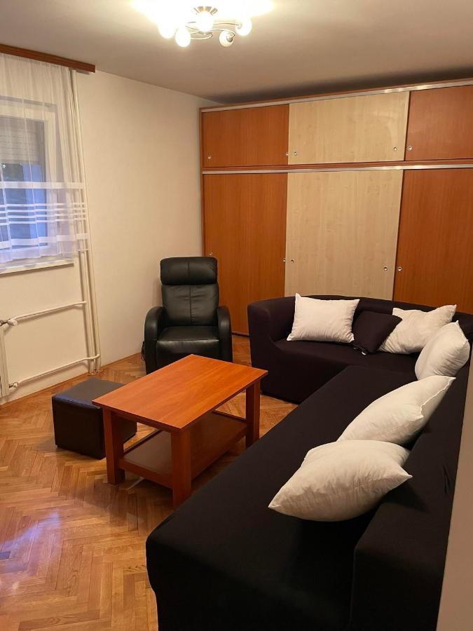 Lolly Apartment Karlovac Exterior foto